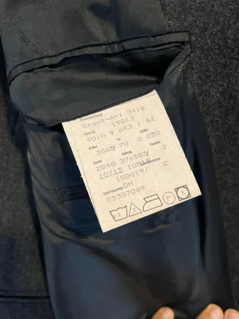 Daniel Hechter 3-Piece Men's Suit – 100% Virgin Wool – Gray – US 40 – Like New